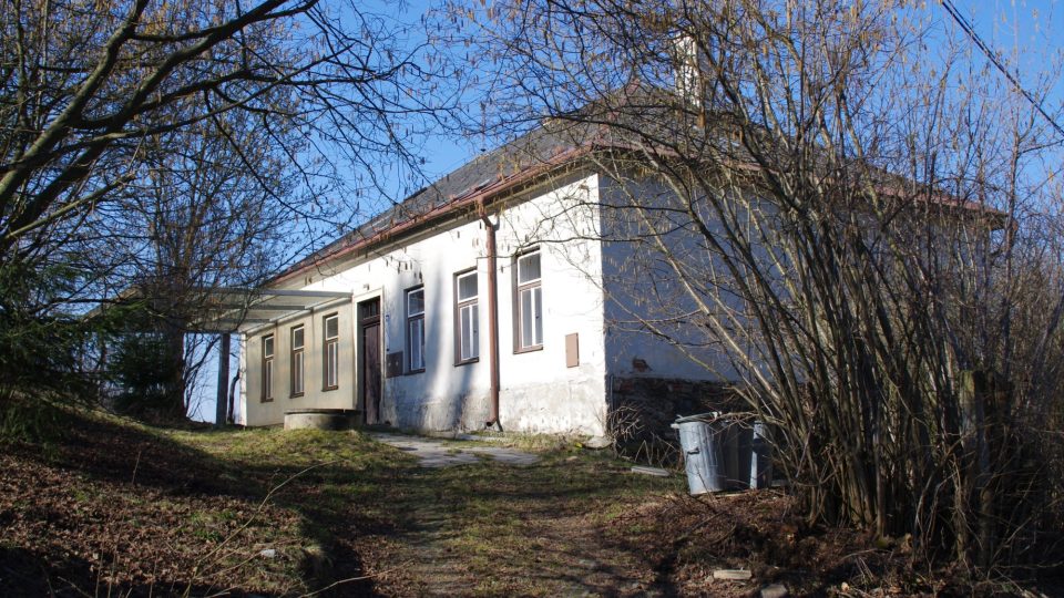 Školní budova byla postavena v roce 1889