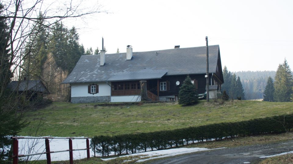 Původní arcibiskupská lesovna je jediným domem, který na místě někdejšího Drakova zůstal stát