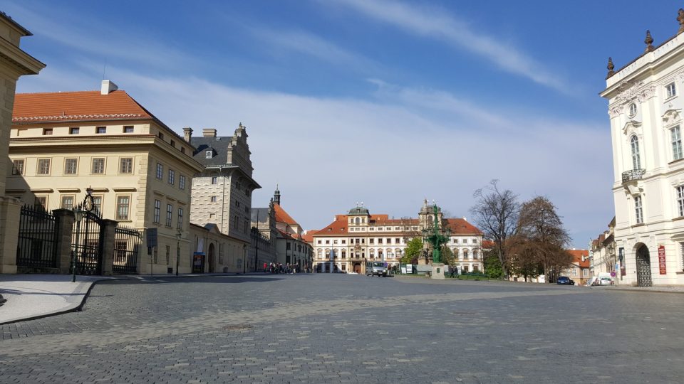 Hradčanské náměstí s mnoha paláci