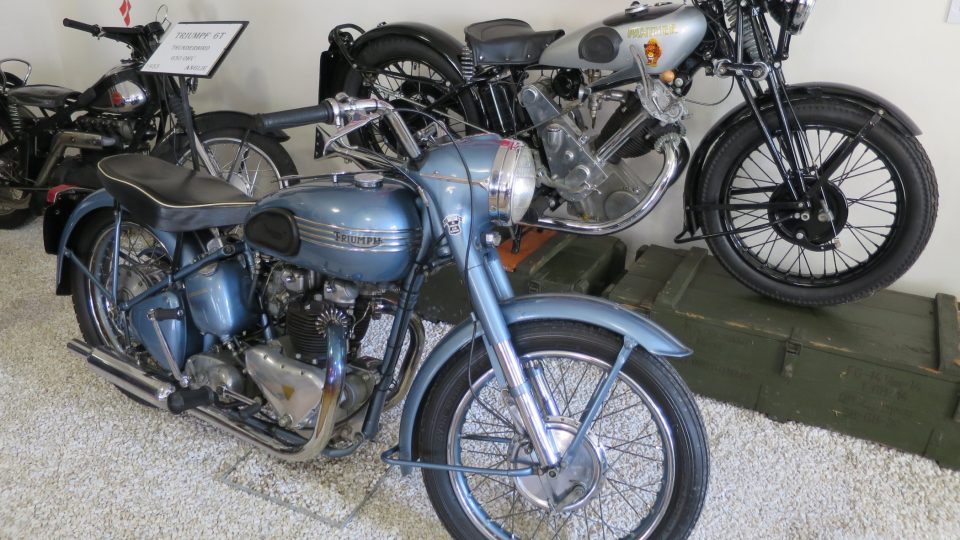 Anglický motocykl Triumpf 6T Thunderbird z roku 1953