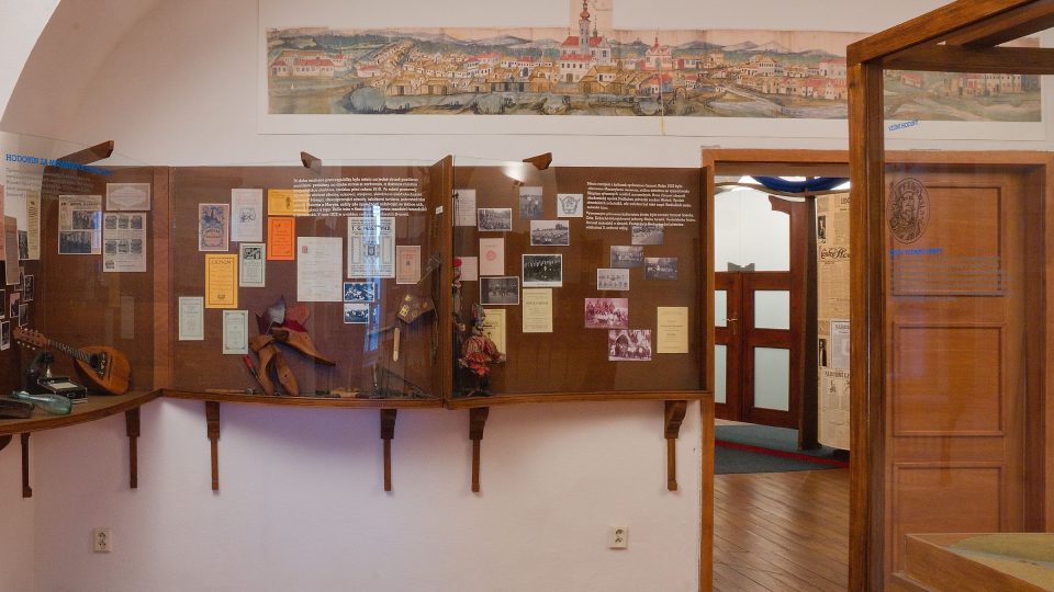 Závěrečná část expozice se věnuje Masarykovu rodnému městu Hodonínu. Mapuje město od narození Masaryka zpět v čase až po pravěk