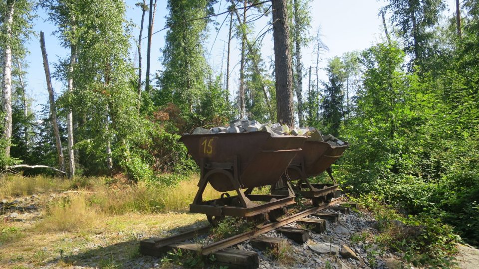 Žulová stezka připomíná historii zdejších kamenolomů