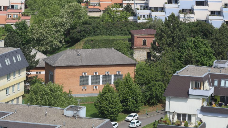 Historický vodojem a vstup k podzemním nádržím na Tabulovém vrchu v Olomouci
