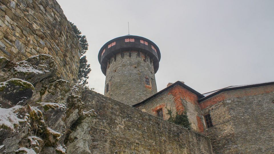 Kamenná věž hradu Sovinec