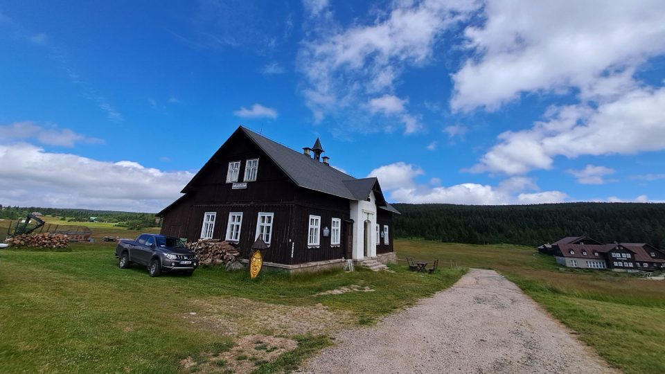 Bývalá škola slouží dnes jako Muzeum Jizerských hor