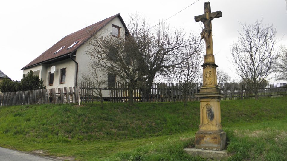 Kříž při cestě k Brníčku pochází ze druhé poloviny 19. století
