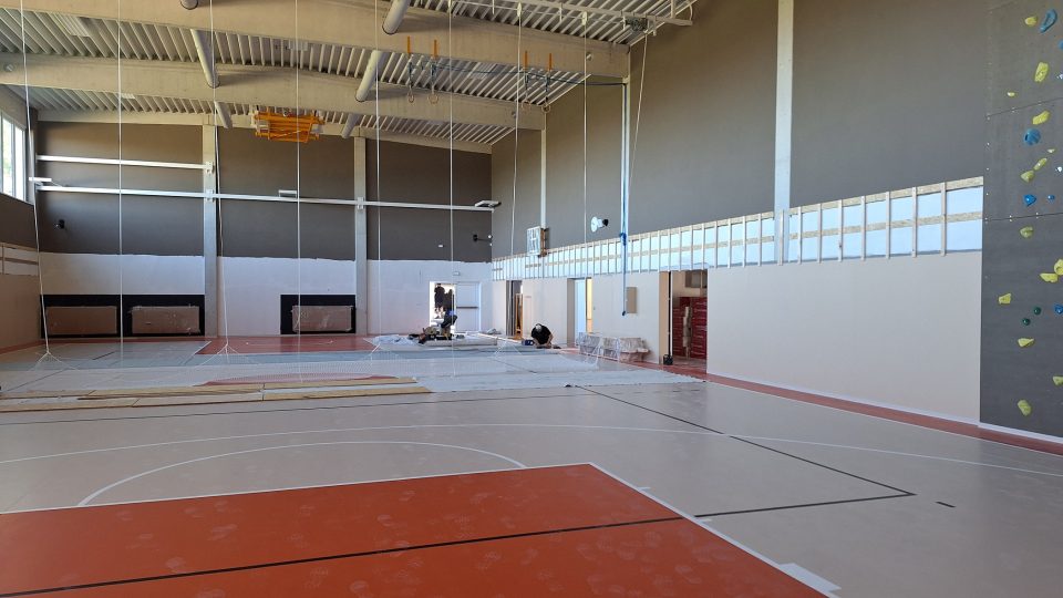 Vnitřní prostor nové tělocvičny | foto: Josef Čermák, Český rozhlas Vnitřní prostor nové tělocvičny