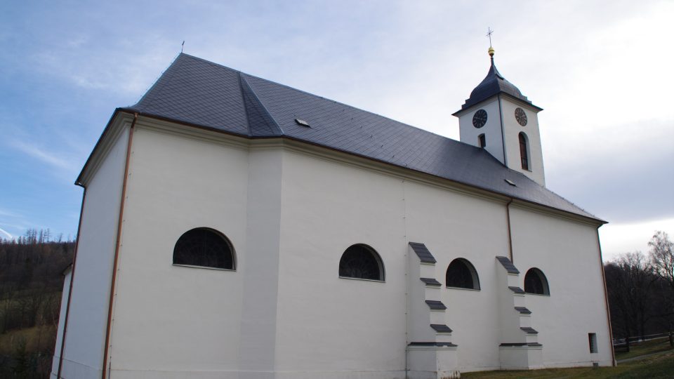 Empírový kostel sv. Rocha pochází z roku 1828