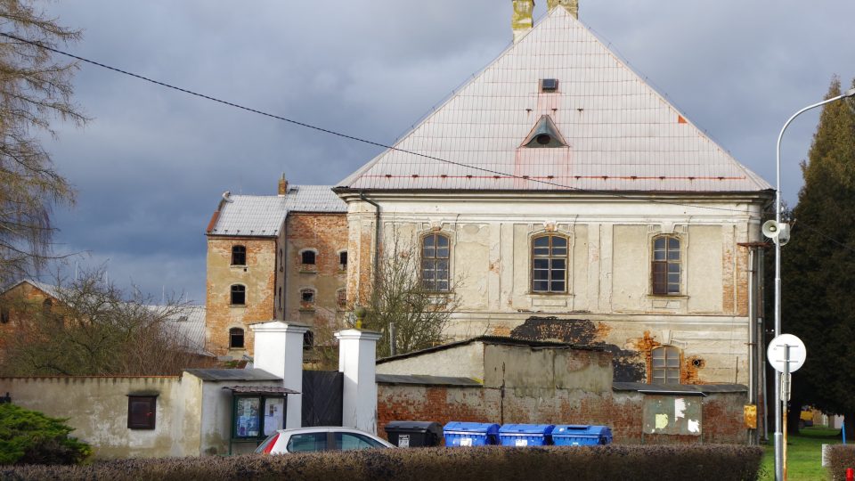 Boční pohled na zámek