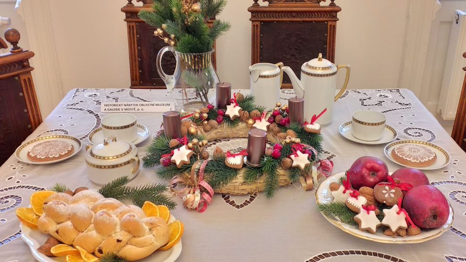 Na výstavě nesmí chybět vánočně prostřený stůl