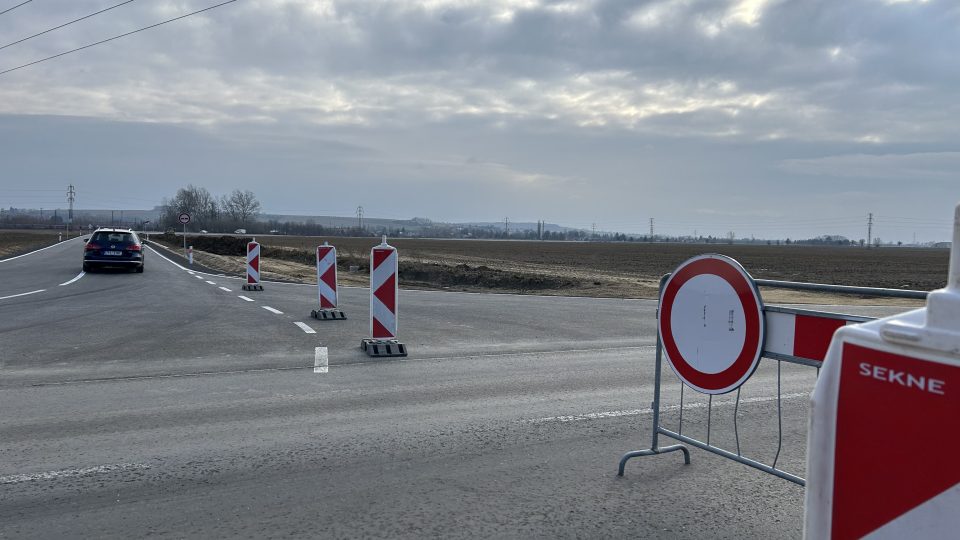 Nová silnice mezi Přerovem a Bochoří, původní už je zavřená