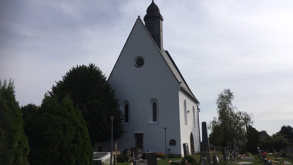 Obnova fresek a maleb v javornickém kostele svatého Kříže