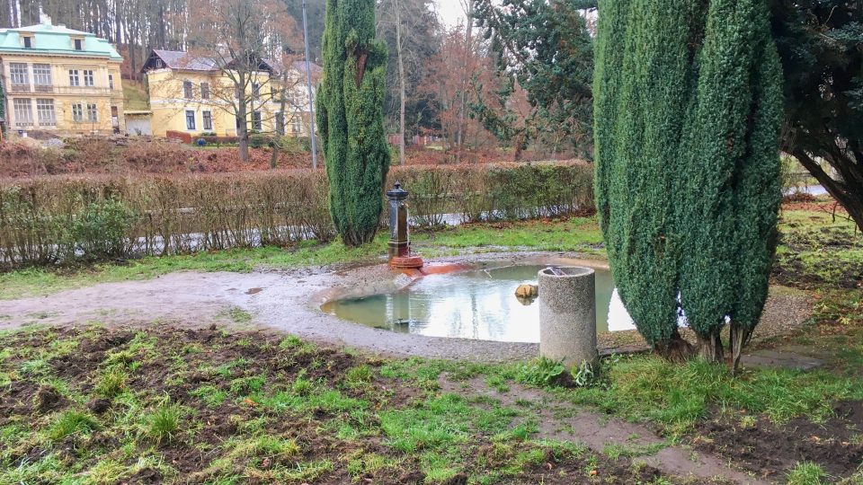 Ottův pramen na Mattoniho stezce | foto: Jana Strejčková, Český rozhlas Ottův pramen na Mattoniho stezce