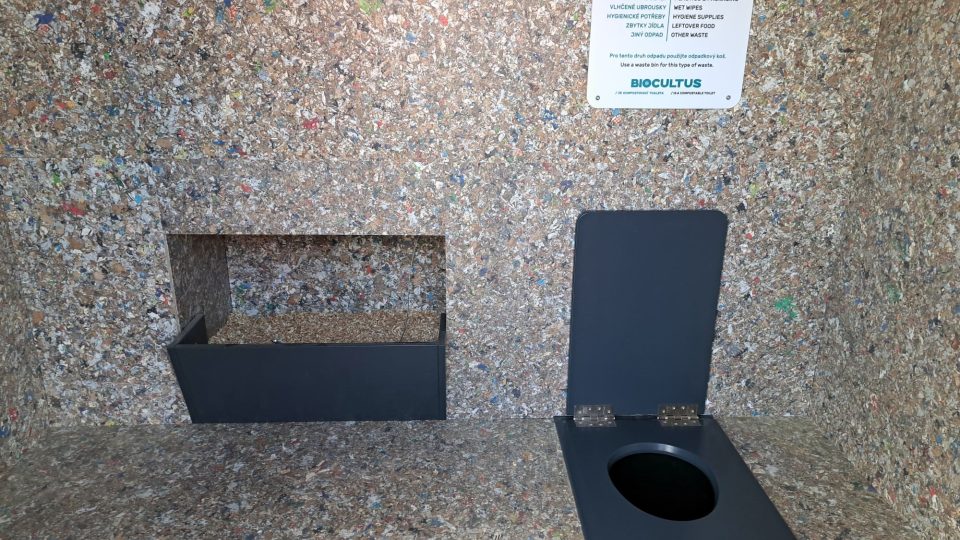 Kompostovací toaleta v Rokycanech