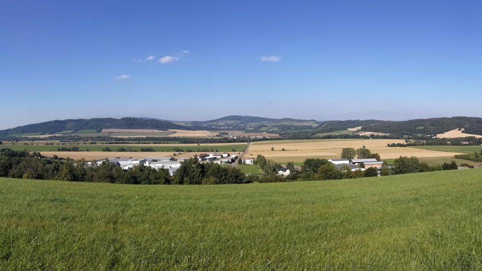 Panoramatický výhled z kopce Hradisko