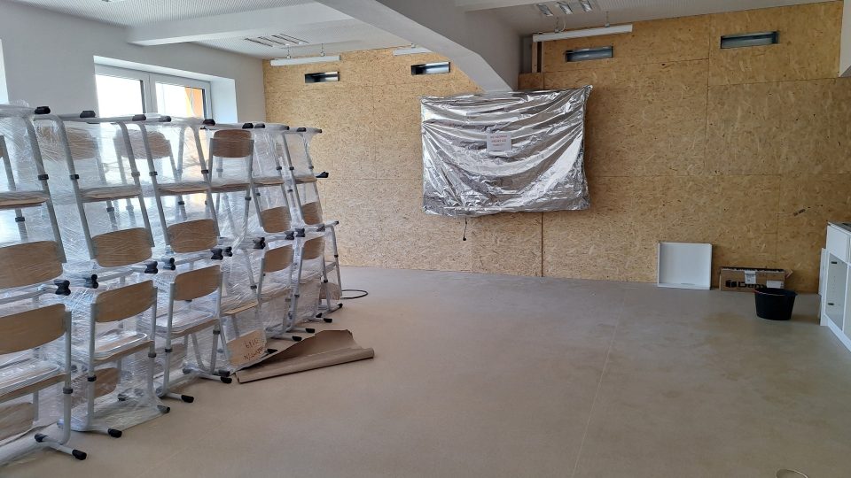 V prostorech bývalé tělocvičny vznikly nové učebny | foto: Josef Čermák, Český rozhlas V prostorech bývalé tělocvičny vznikly nové učebny