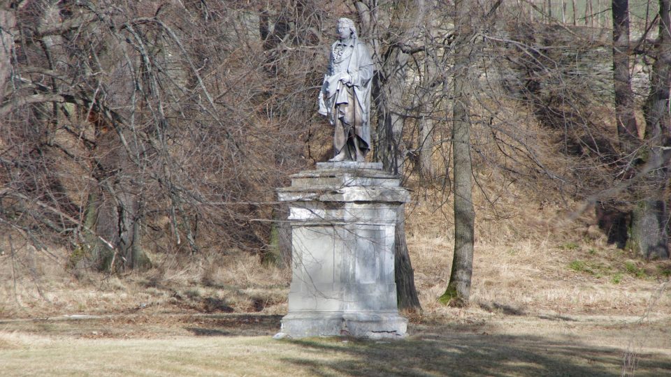 Pomník Friedricha Schillera v zámeckém parku