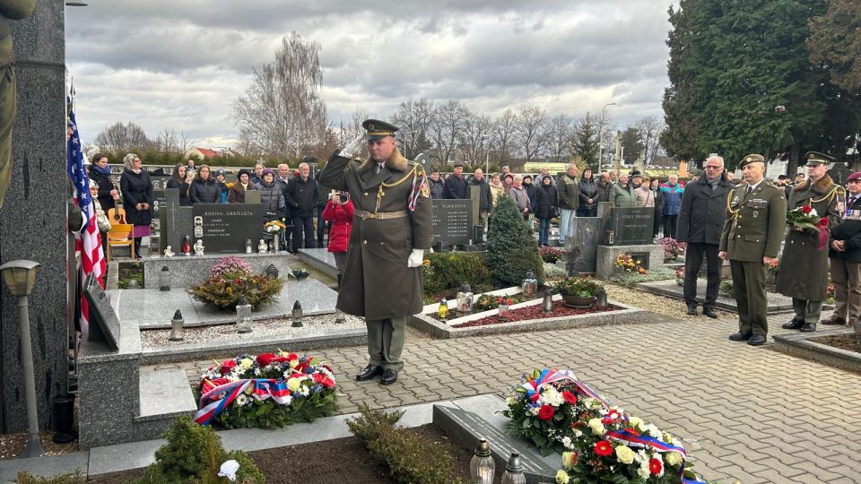 V Troubkách na Přerovsku si připomínají padlé americké letce z roku 1944