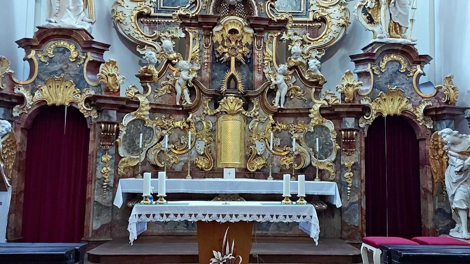 Detail hlavního oltáře kostela sv. Prokopa