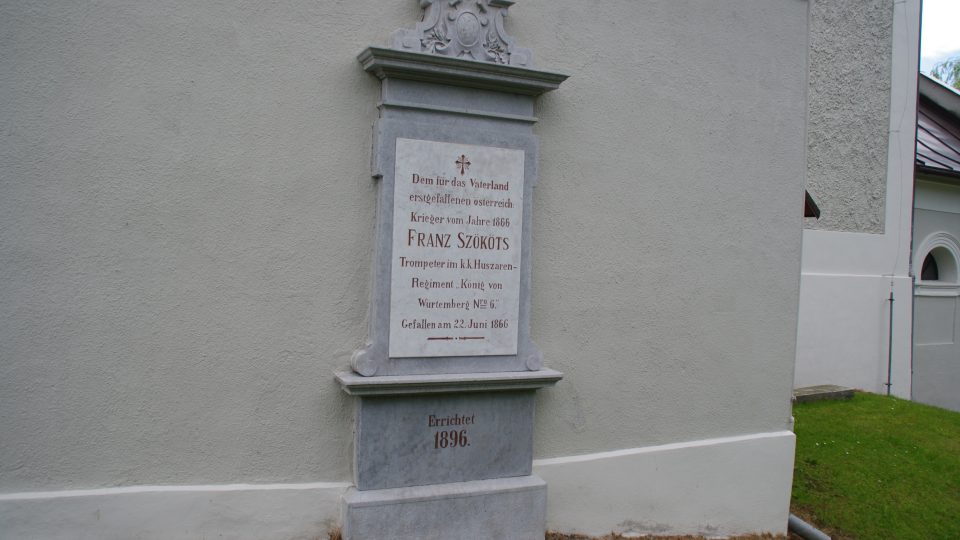 Patrně prvním padlým v prusko-rakouské válce roku 1866 byl uherský trubač, který má pomník na místním hřbitově.JPG
