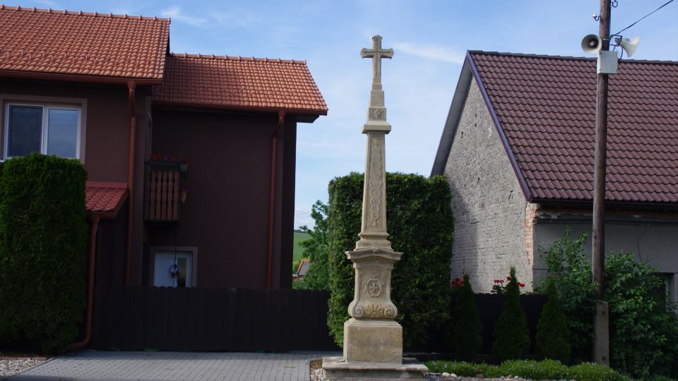 Kříž v centru obce