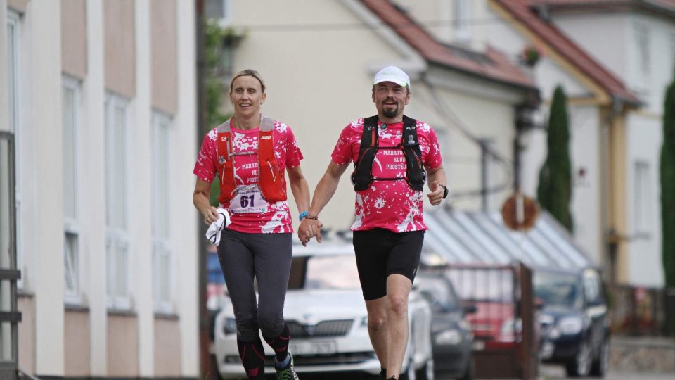 Martin Plachý se svou ženou Andreou při závodě
