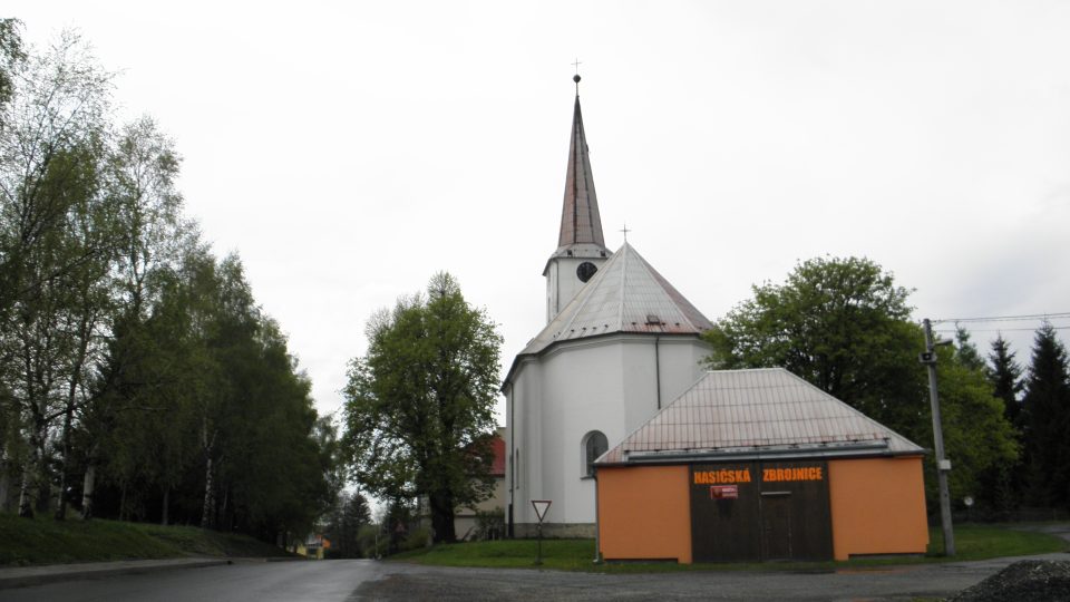 Hraničné Petrovice kaple a hasičská zbrojnice