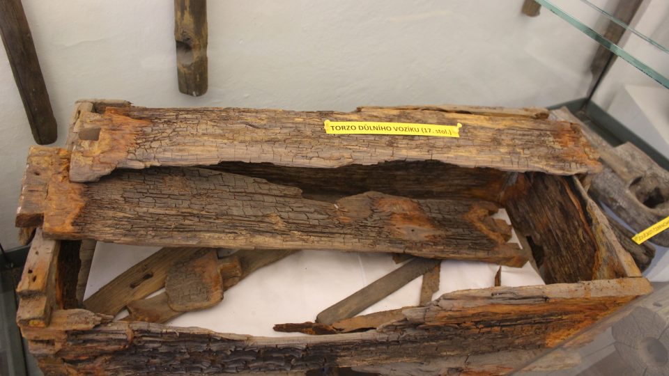 Pozůstatky důlního vozíku ze 17. století