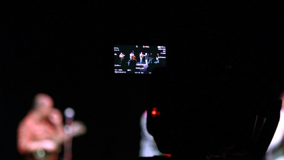 Koncert se jako již tradičně vysílal živě