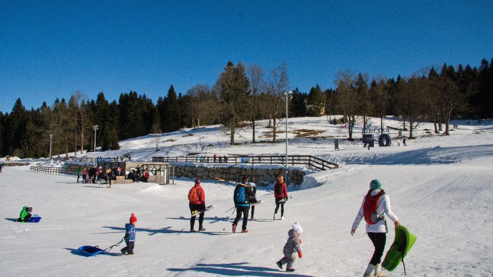 Bedřichovský stadion láká nejen lyžaře