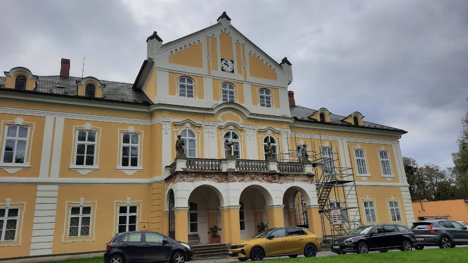 Zámek Nová Horka býval kulturním i hospodářským centrem širokého okolí. Proto se mu také říkalo malá Vídeň | foto: Iva Havlíčková, Český rozhlas Zámek Nová Horka býval kulturním i hospodářským centrem širokého okolí. Proto se mu také říkalo malá Vídeň