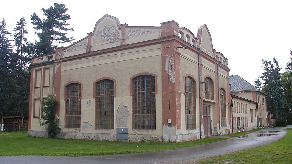 Budova původní elektrárny v Háji z roku 1901