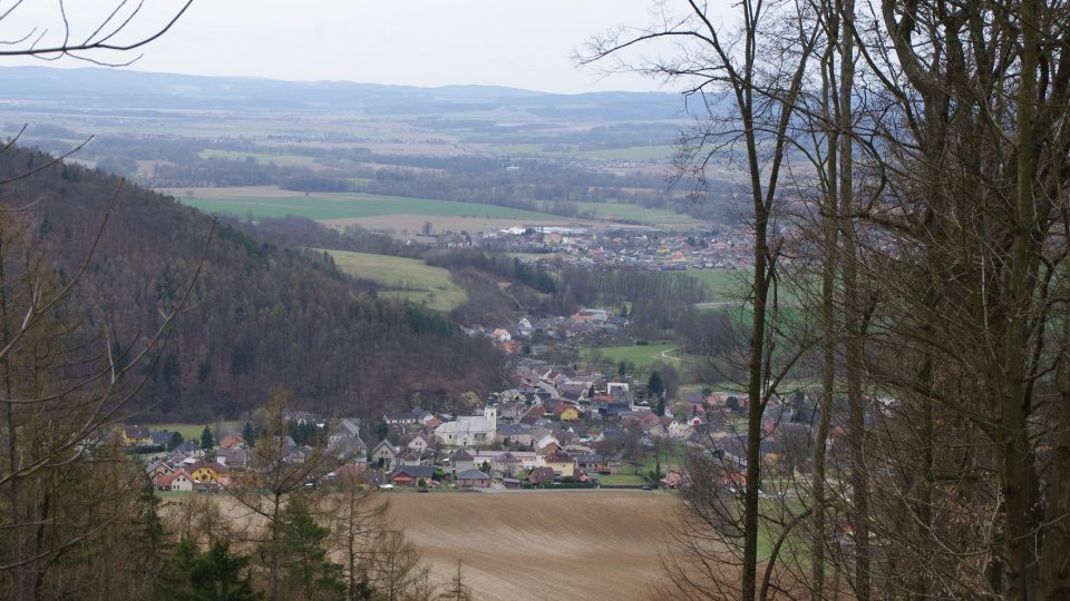 Lesnice a údolí Moravy v pozadí