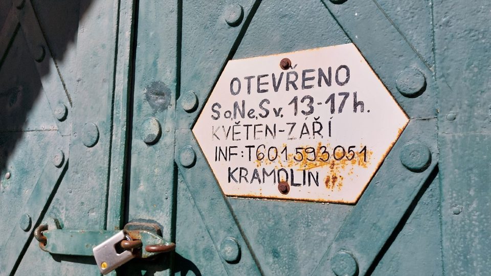 Otevírací doba rozhledny je uvedená i na internetových stránkách obce Kramolín | foto: Irena Šarounová, Český rozhlas Otevírací doba rozhledny je uvedená i na internetových stránkách obce Kramolín