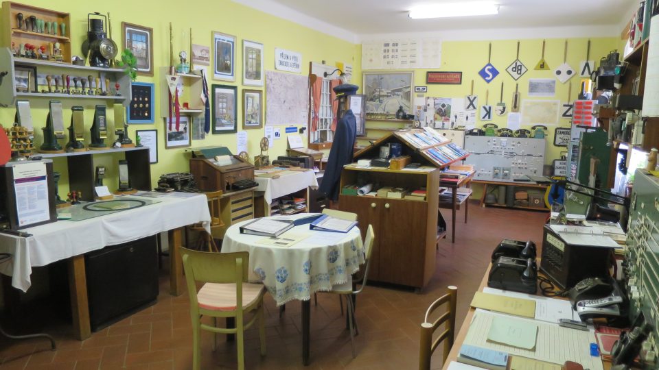 Pohled do hlavní expozice Soukromého muzea dráhy v Radimi
