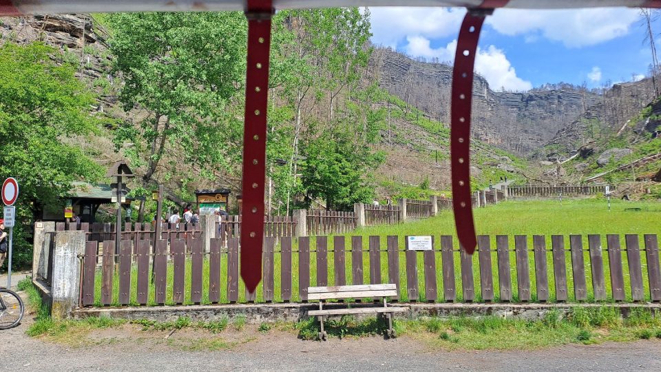Zastávka u Tří pramenů, výchozího bodu na Pravčickou bránu | foto: Eva Bucharová, Český rozhlas Zastávka u Tří pramenů, výchozího bodu na Pravčickou bránu