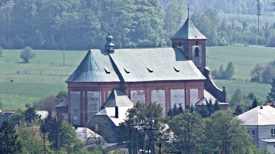 Kostel sv. Bartoloměje je největší a nejviditelnější památkou historie Jívové