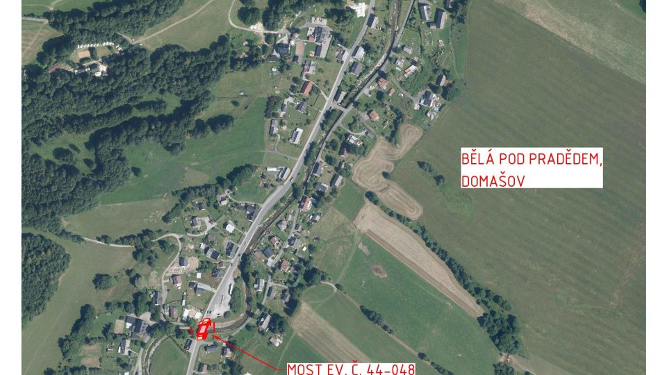 Označené mosty z ptačí perspektivy