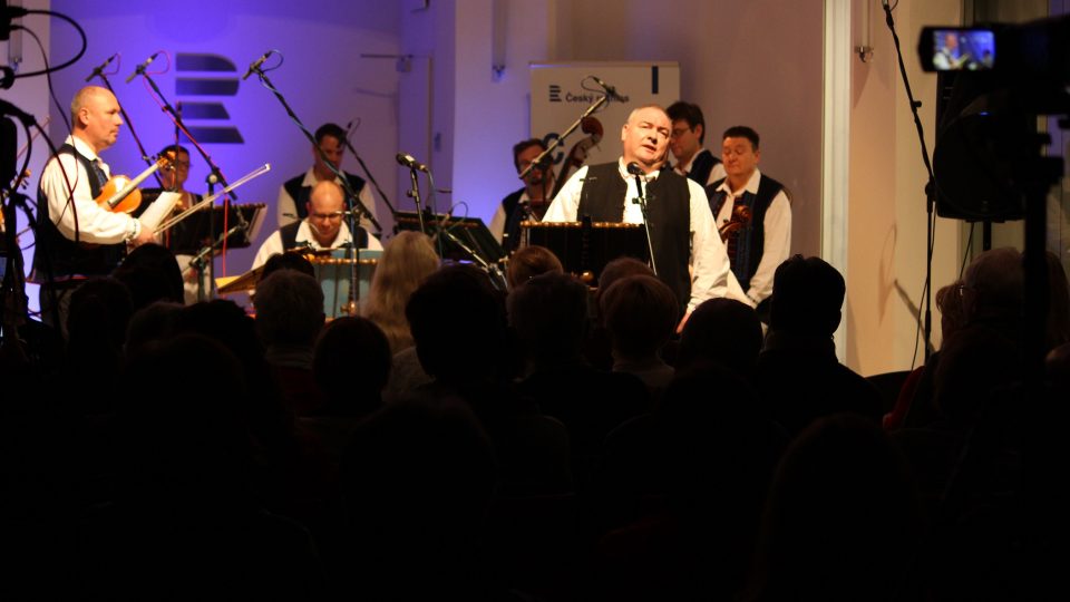 Koncert BROLNu v atriu budovy Českého rozhlasu Olomouc