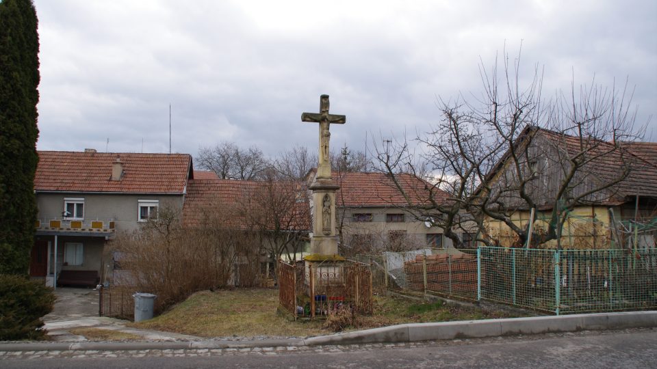 Kříž v centru obce