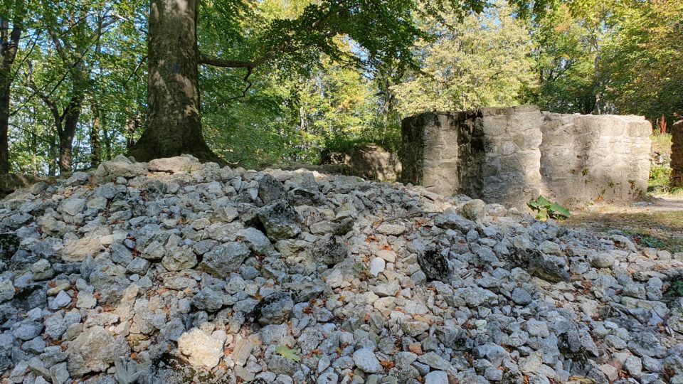 Za své vzal v neklidných časech husitských bojů před dávnými staletími