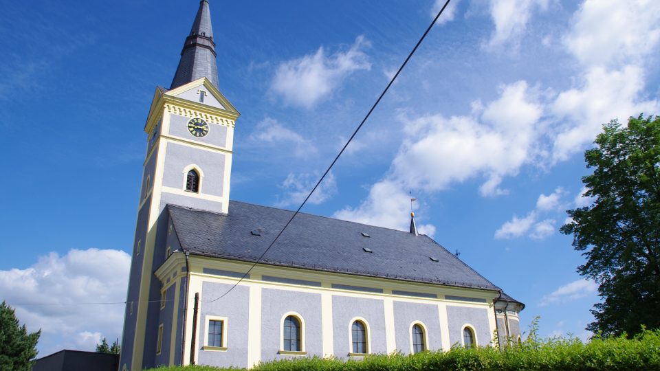 Kostel sv. Jiljí byl postaven v padesátých letech 18. století na místě starého dřevěného kostelíka