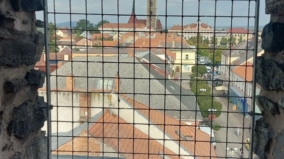 Výhled z Otakarovy bašty směrem k čáslavskému kostelu sv. Petra a Pavla