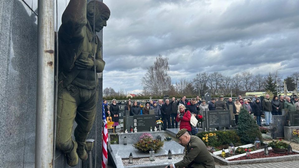 V Troubkách na Přerovsku si připomínají padlé americké letce z roku 1944