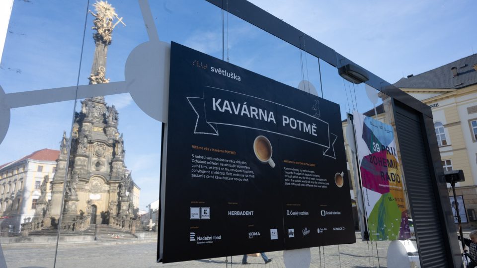 Kavárna POTMĚ na Horním náměstí v Olomouc během Prix Bohemia Radio