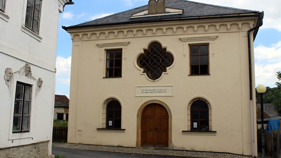 Exteriér synagogy