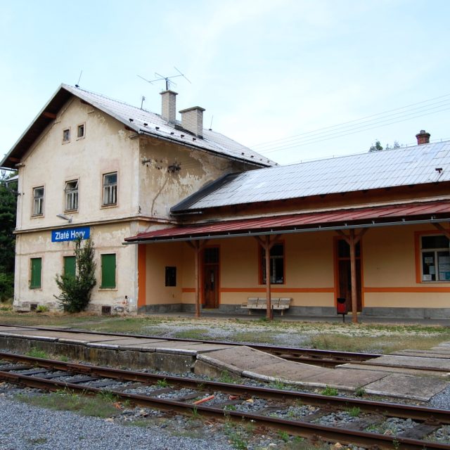 Budova nádraží ve Zlatých Horách | foto: moravskyturista.cz Foto: Martin Višňa