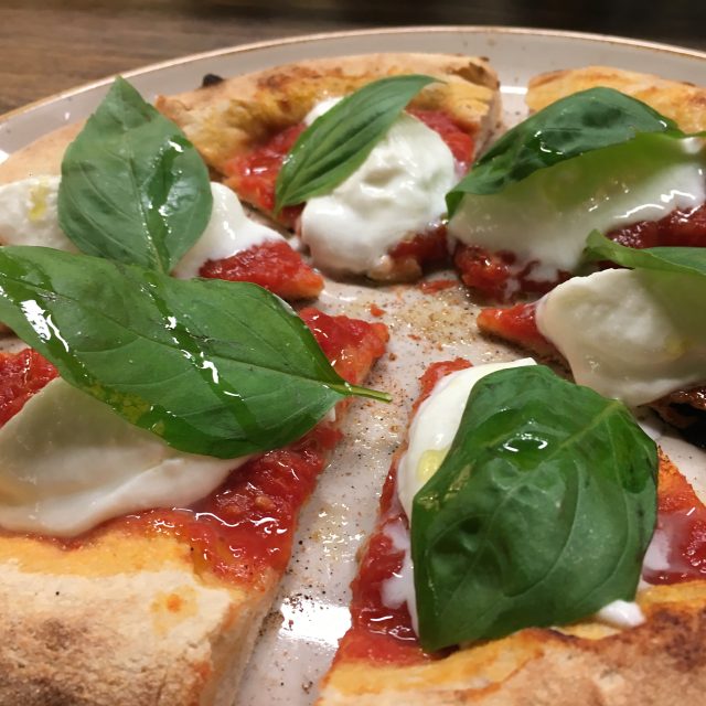 Pravá italská pizza Margherita  | foto: Jana Myslivečková,  Český rozhlas
