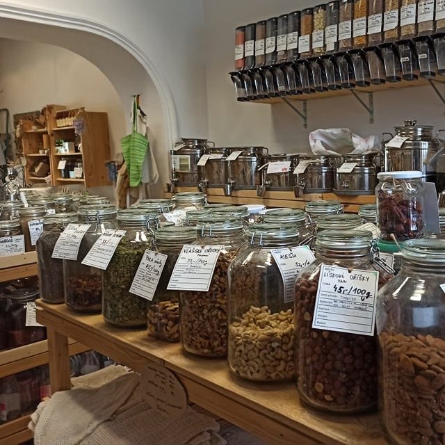 Jak se zbavit části odpadů? Třeba nakupováním zboží bez obalu | foto: Jaroslav Hoření,  Český rozhlas