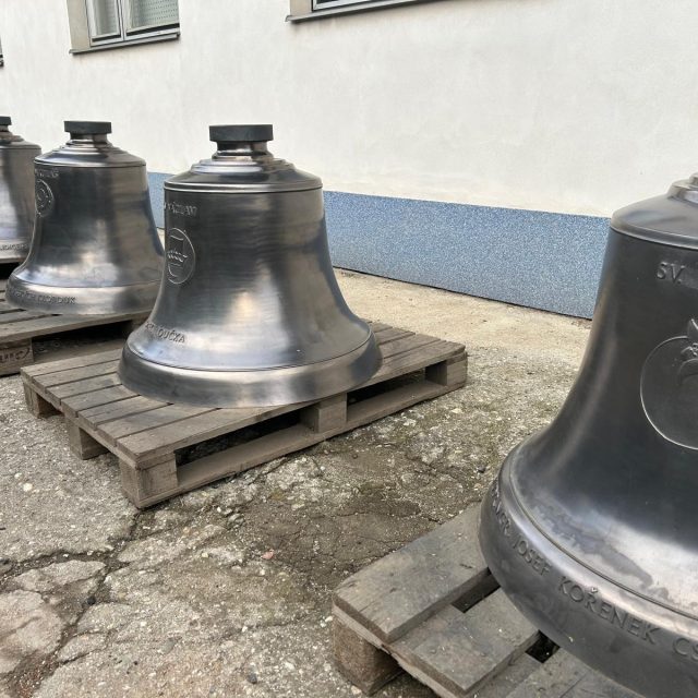 Brodek u Přerova,  odlévání zvonů pro zvonkohru v kapli smíření svatého Jana Pavla II v Loučce na Zlínsku | foto: Blanka Kovandová,  Český rozhlas